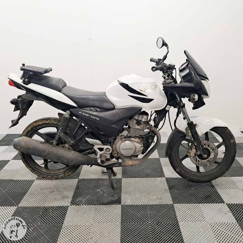 Honda CBF125 124 2011 accidenté - La Casse de l'Oncle Tom