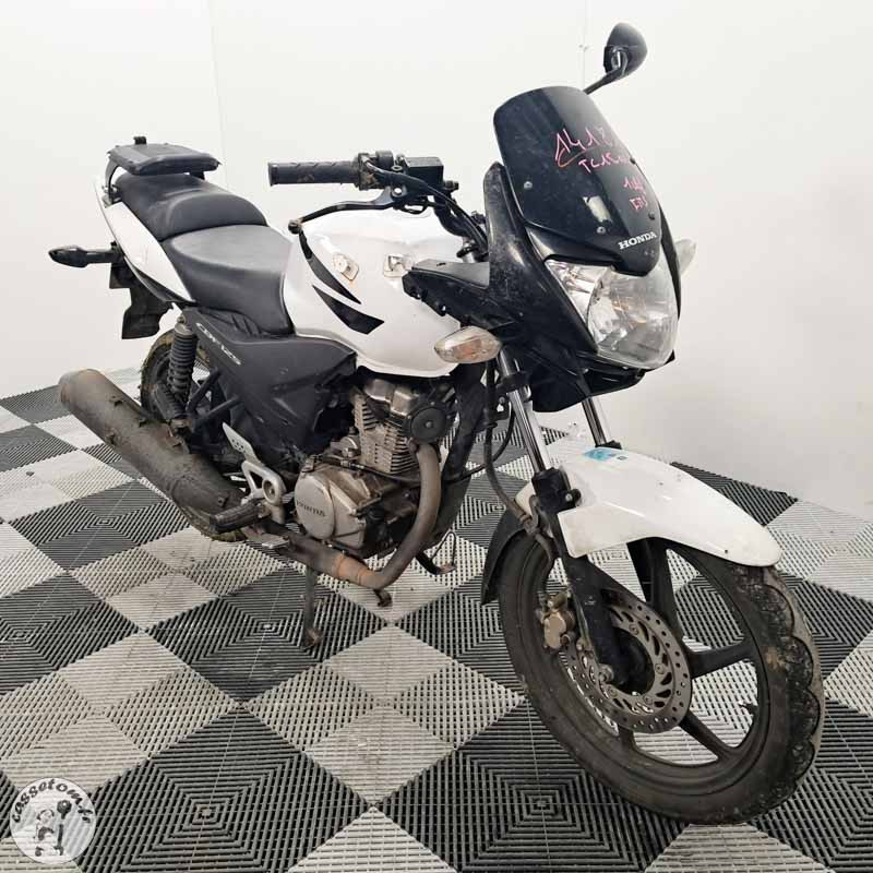 Honda CBF125 124 2011 accidenté - La Casse de l'Oncle Tom