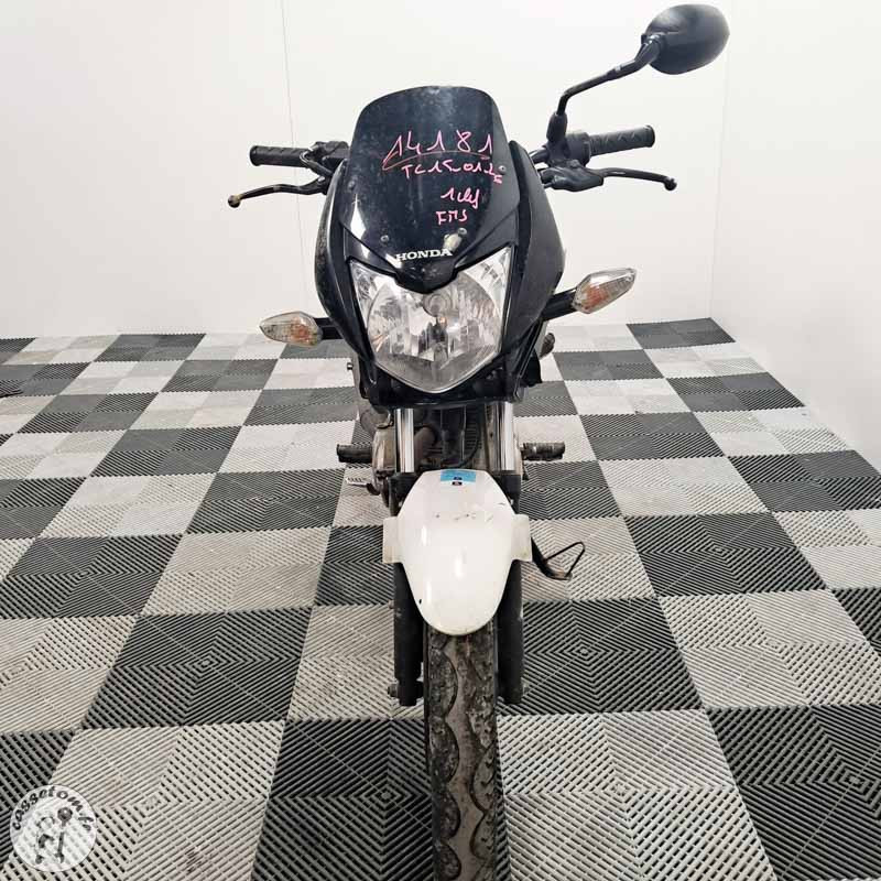 Honda CBF125 124 2011 accidenté - La Casse de l'Oncle Tom