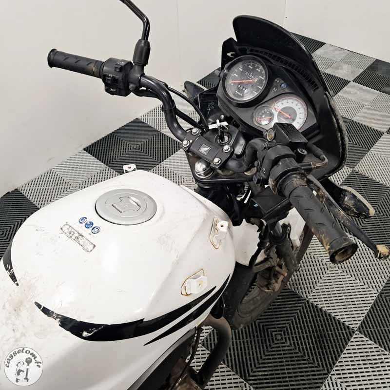 Honda CBF125 124 2011 accidenté - La Casse de l'Oncle Tom