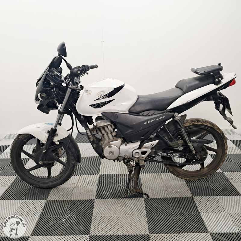 Honda CBF125 124 2011 accidenté - La Casse de l'Oncle Tom