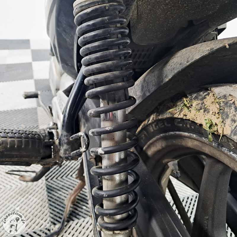 Honda CBF125 124 2011 accidenté - La Casse de l'Oncle Tom