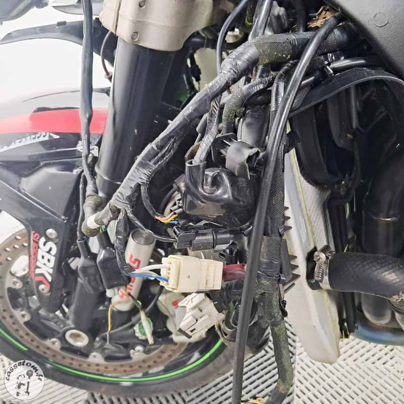 KAWASAKI ZX-10R 998 2020 accidentée - La Casse de l'Oncle Tom
