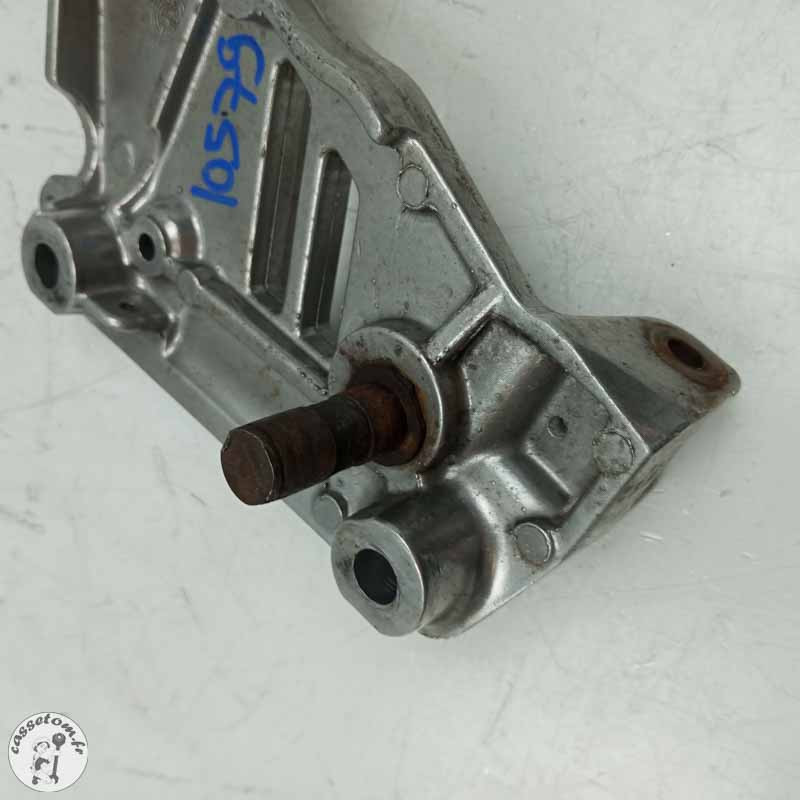 Platine repose pied droit  droit  Honda 500 cb 1997 - Cassetom - Nos pieces motos