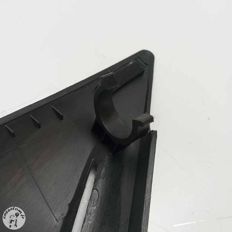 Cache latéral  sous selle gauche Yamaha  600 xj diversion 1998 - Cassetom - Nos pieces motos