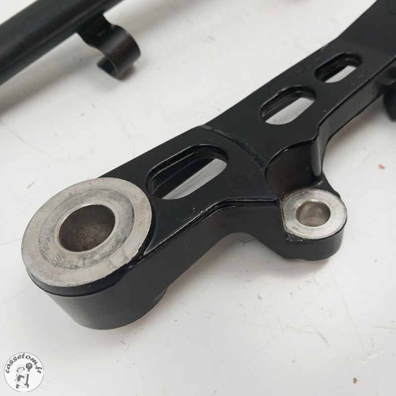 Support d'étrier de frein arrière avec son tirant Yamaha  600 xj diversion 1998 - Cassetom - Nos pieces motos