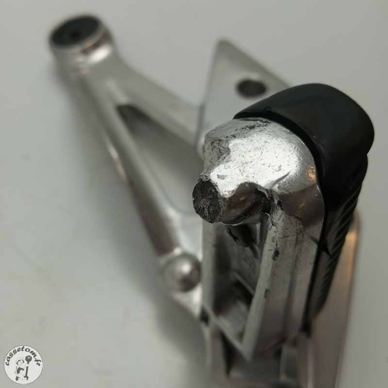 Platine repose pieds avant droit Yamaha  600 xj diversion 1998 - Cassetom - Nos pieces motos