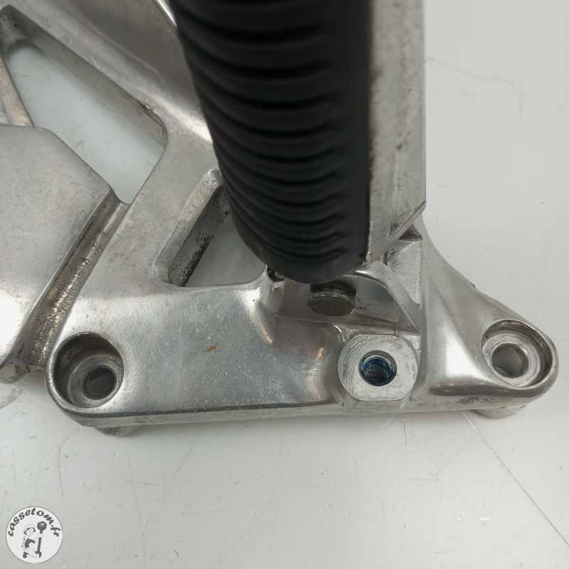 Platine repose pied avant gauche Yamaha  600 xj diversion 1998 - Cassetom - Nos pieces motos