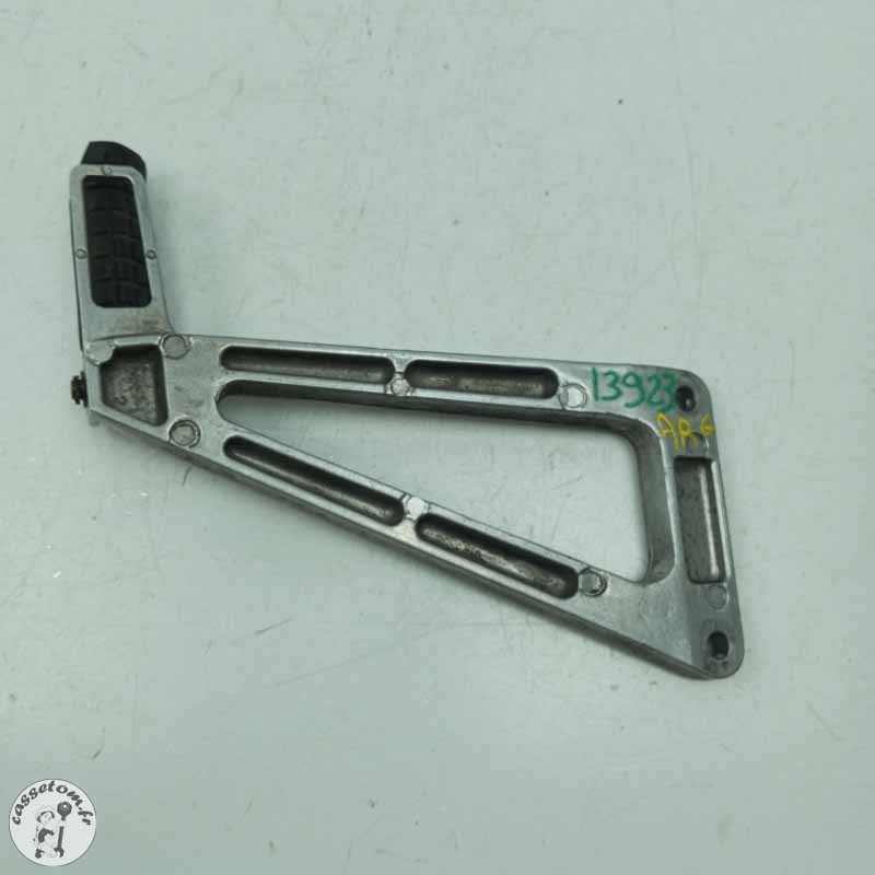 Platine arrière gauche avec cale pied  Honda 650 nx dominator 1999 - Cassetom - Nos pieces motos