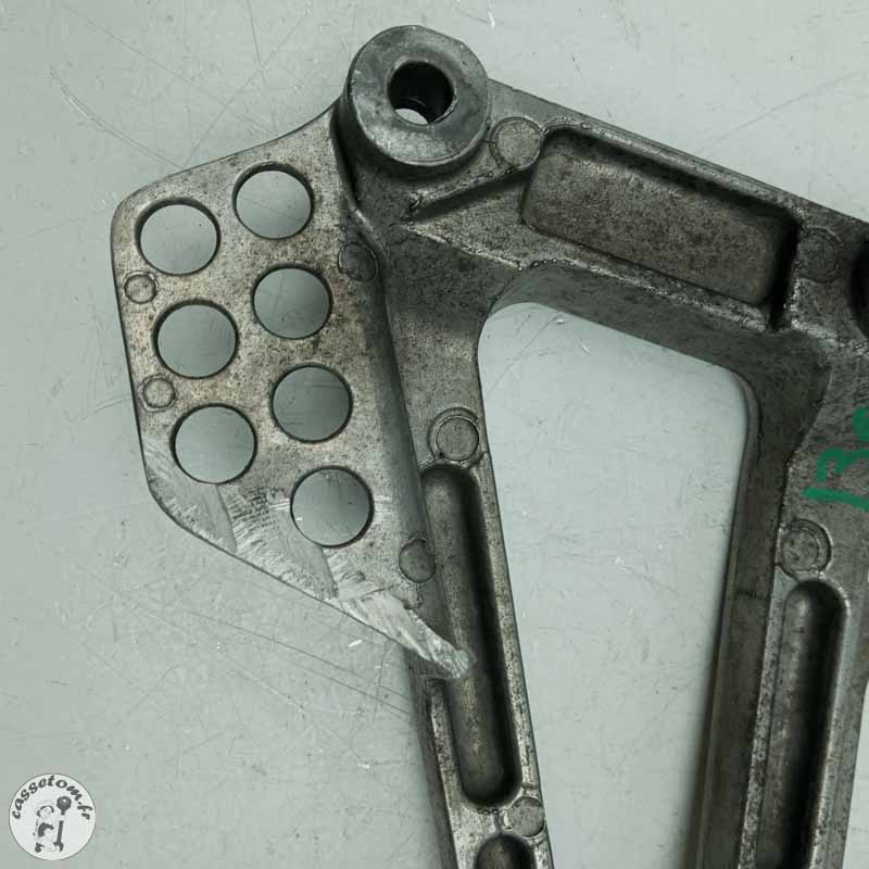 Platine arrière droit avec cale pied  Honda 650 nx dominator 1999 - Cassetom - Nos pieces motos