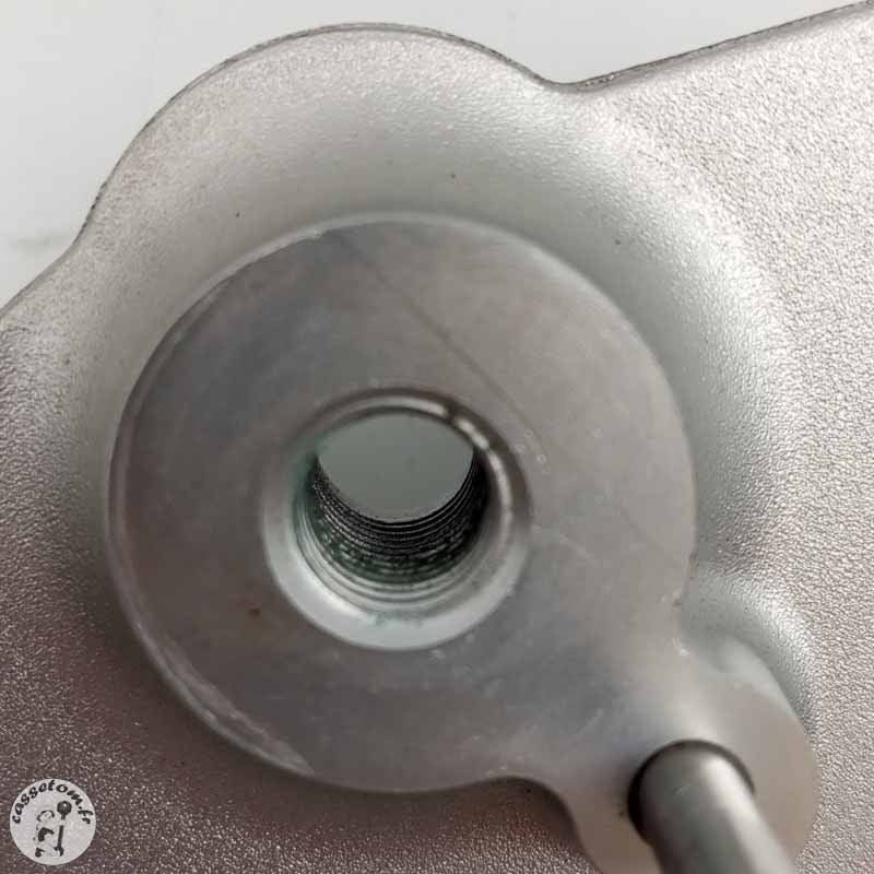 Platine  avant droit  Bmw 1200 r rt 2017 - Cassetom - Nos pieces motos