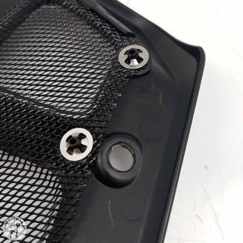 Ecope de raditeur gauche Suzuki 650 gsf bandit 2007 - Cassetom - Nos pieces motos