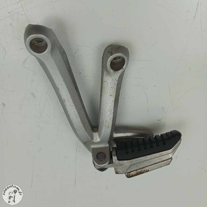 Platine repose pied arrière gauche  Suzuki 650 gsf bandit 2007 - Cassetom - Nos pieces motos