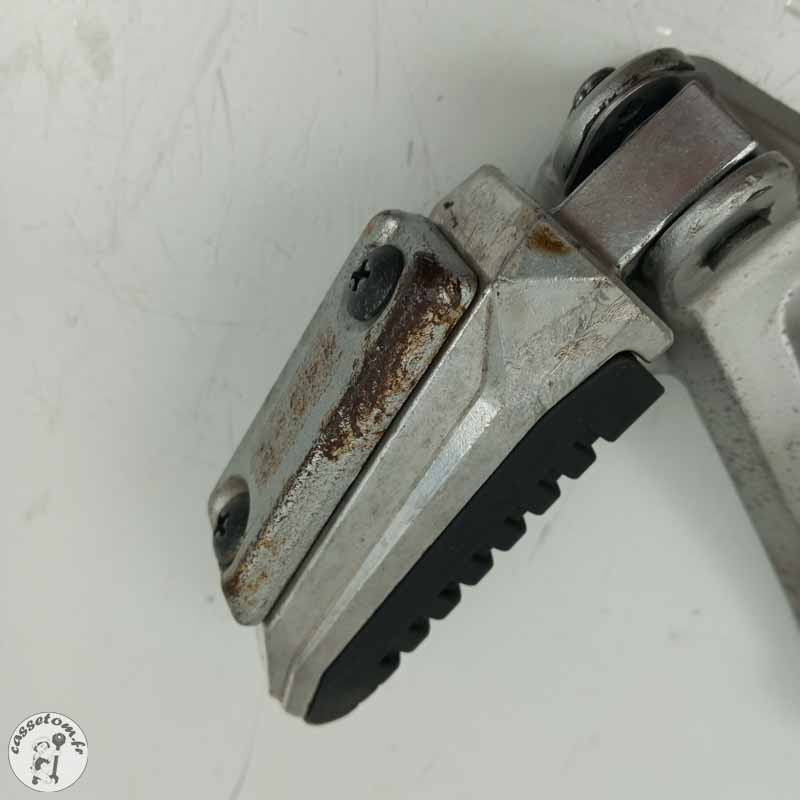 Platine repose pied arrière gauche  Suzuki 650 gsf bandit 2007 - Cassetom - Nos pieces motos
