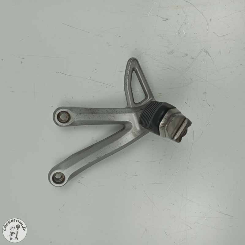 Platine repose pied arrière gauche  Suzuki 650 gsf bandit 2007 - Cassetom - Nos pieces motos