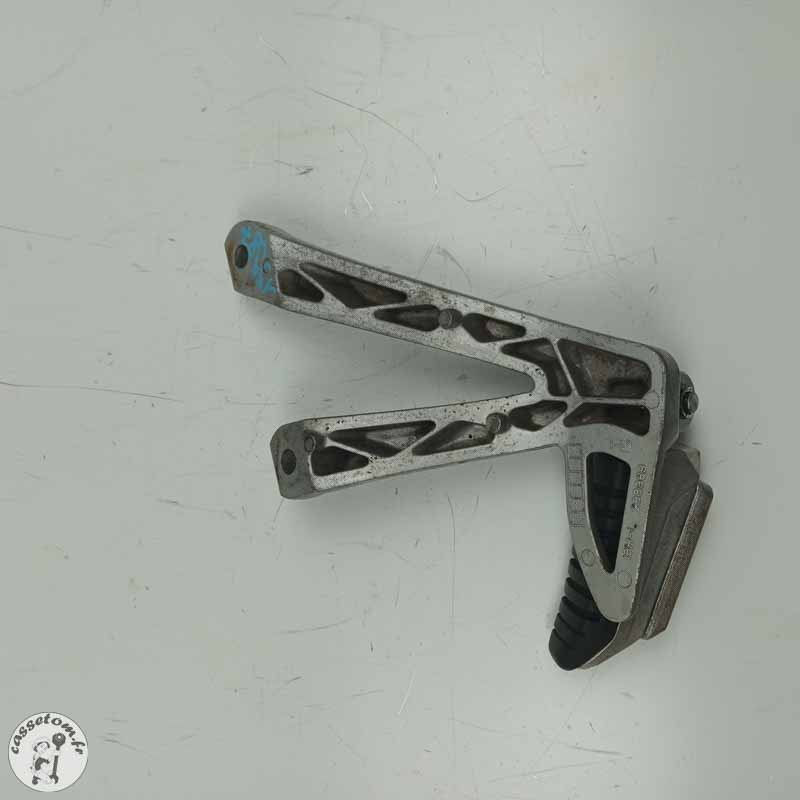 Platine repose pied arrière gauche  Suzuki 650 gsf bandit 2007 - Cassetom - Nos pieces motos