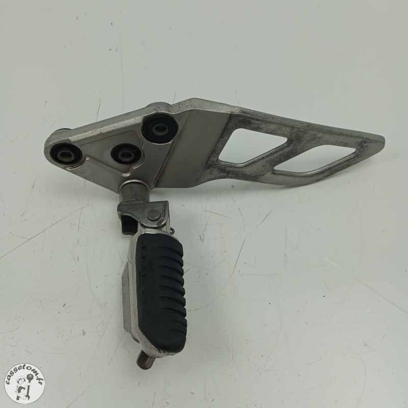 Platine repose pied avant gauche Suzuki 650 gsf bandit 2007 - Cassetom - Nos pieces motos