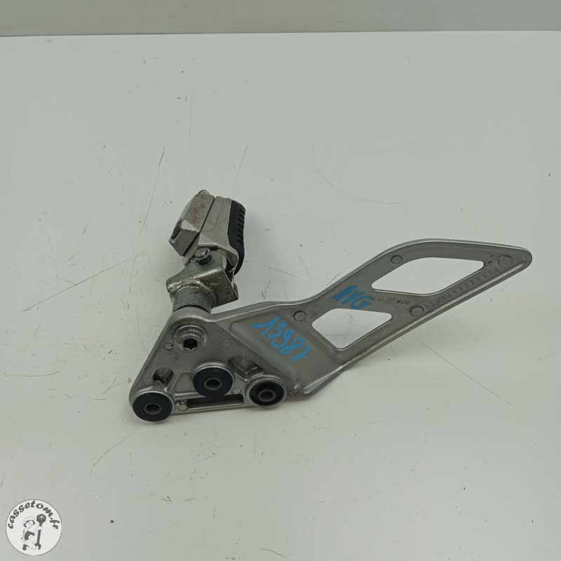 Platine repose pied avant gauche Suzuki 650 gsf bandit 2007 - Cassetom - Nos pieces motos