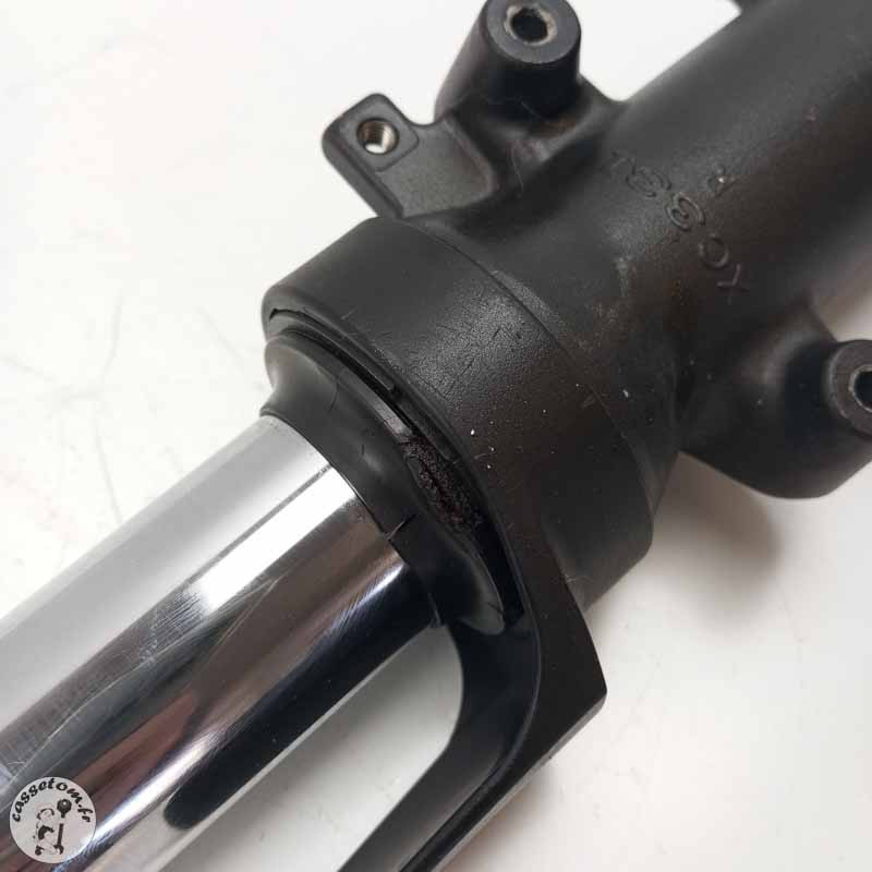 Bras de fourche droit Suzuki 650 gsf bandit 2007 - Cassetom - Nos pieces motos