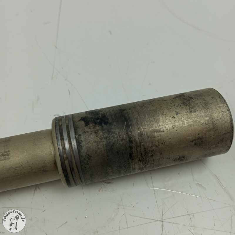 Axe de roue avant Suzuki 650 gsf bandit 2007 - Cassetom - Nos pieces motos