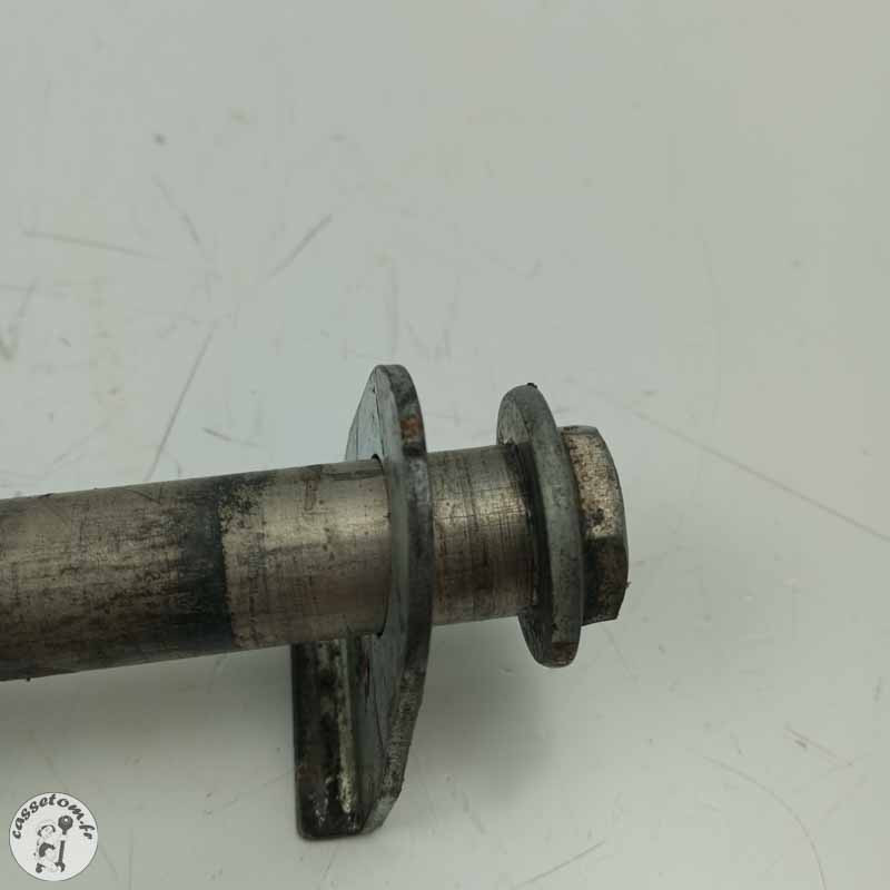 Axe de roue arrière Suzuki 650 gsf bandit 2007 - Cassetom - Nos pieces motos