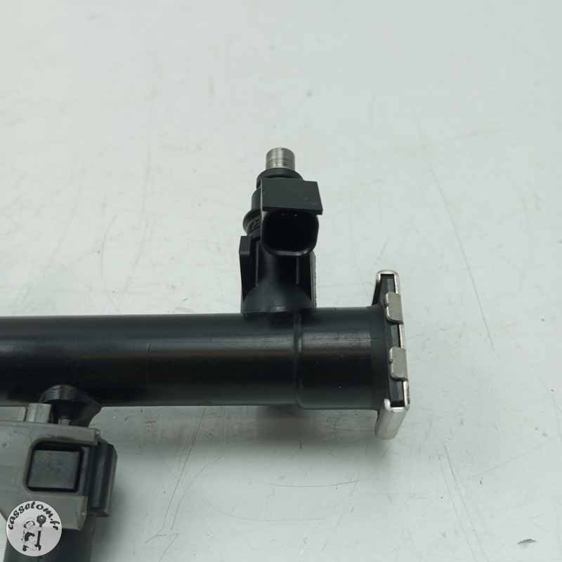 Rampe d'injecteurs et durite à essence  Triumph 1200 tiger xrx 2019 - Cassetom - Nos pieces motos