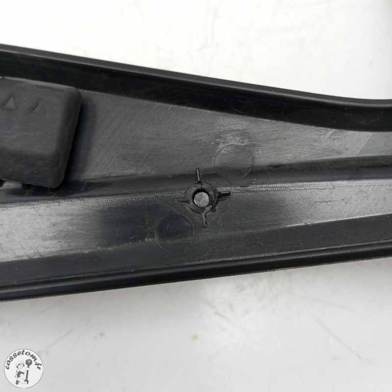 Carénage sous selle gauche  Triumph 1200 tiger xrx 2019 - Cassetom - Nos pieces motos