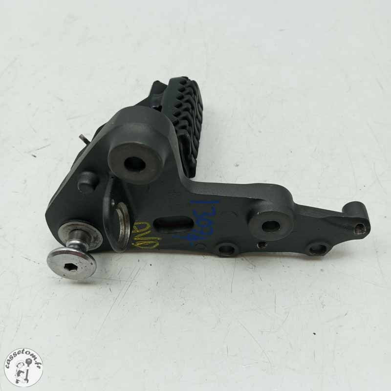 Platine avec repose pied avant droit  Triumph 1200 tiger xrx 2019 - Cassetom - Nos pieces motos