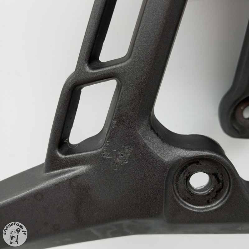 Poignée passager Triumph 1200 tiger xrx 2019 - Cassetom - Nos pieces motos