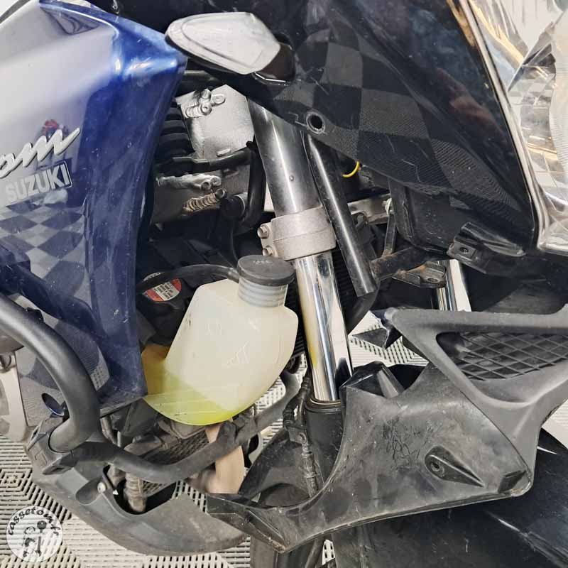 SUZUKI DL1000 996 2003 accidentée - La Casse de l Oncle Tom