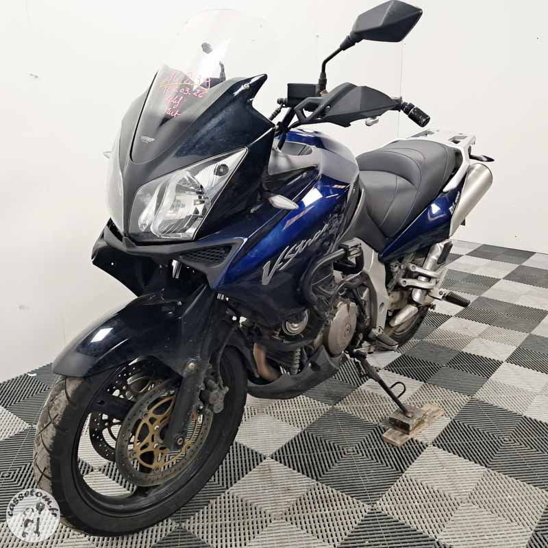 SUZUKI DL1000 996 2003 accidentée - La Casse de l Oncle Tom