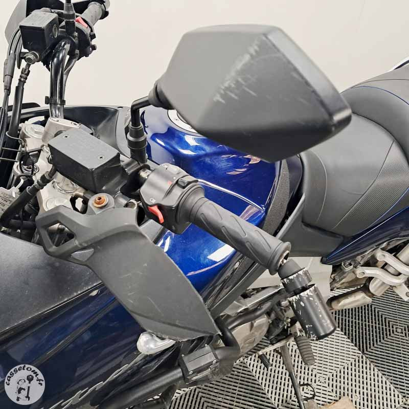 SUZUKI DL1000 996 2003 accidentée - La Casse de l Oncle Tom