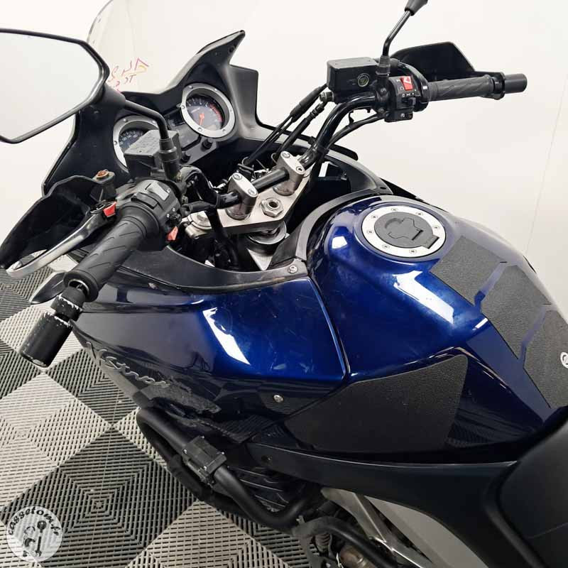 SUZUKI DL1000 996 2003 accidentée - La Casse de l Oncle Tom