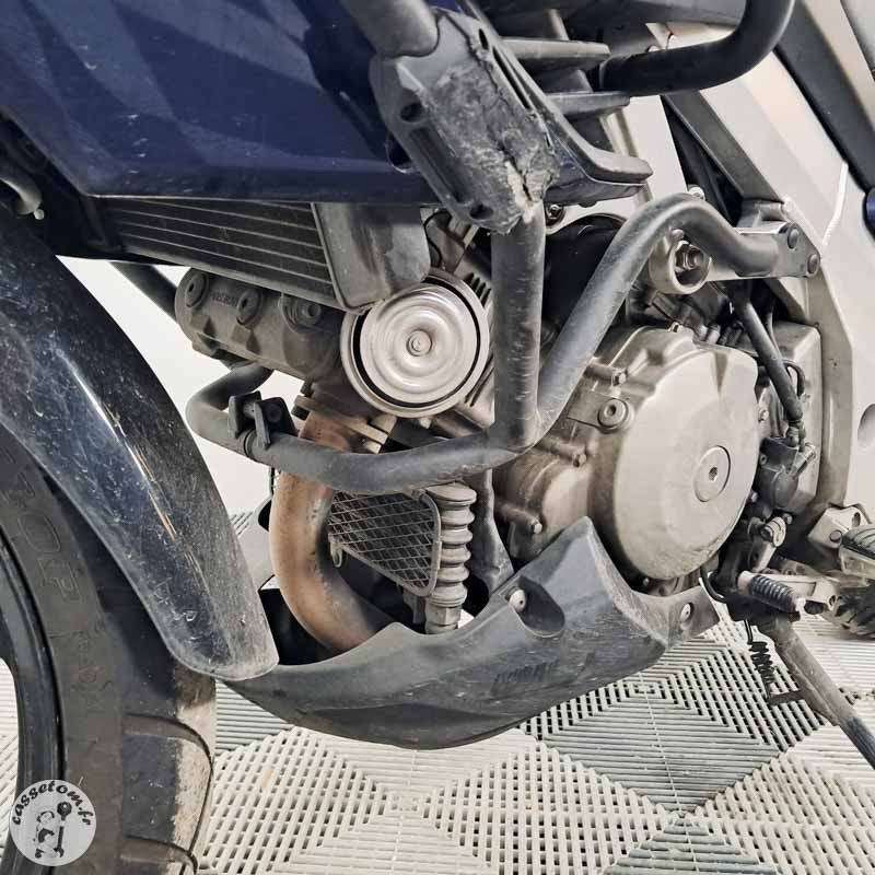 SUZUKI DL1000 996 2003 accidentée - La Casse de l Oncle Tom