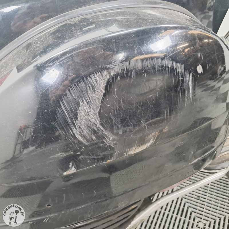 PIAGGIO PX125E 123 1997 accidente - La Casse de l Oncle Tom