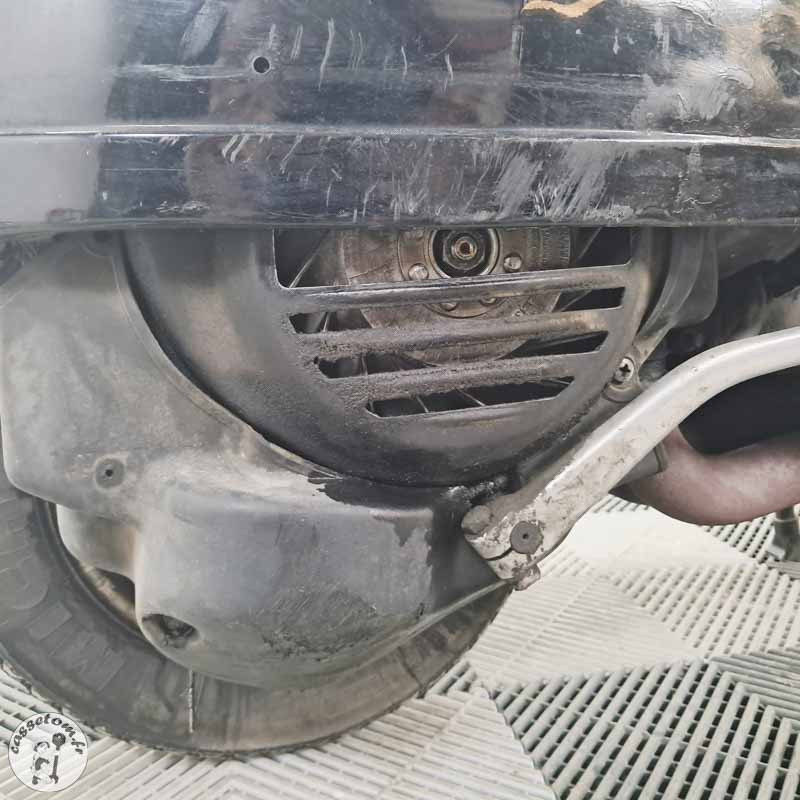 PIAGGIO PX125E 123 1997 accidente - La Casse de l Oncle Tom