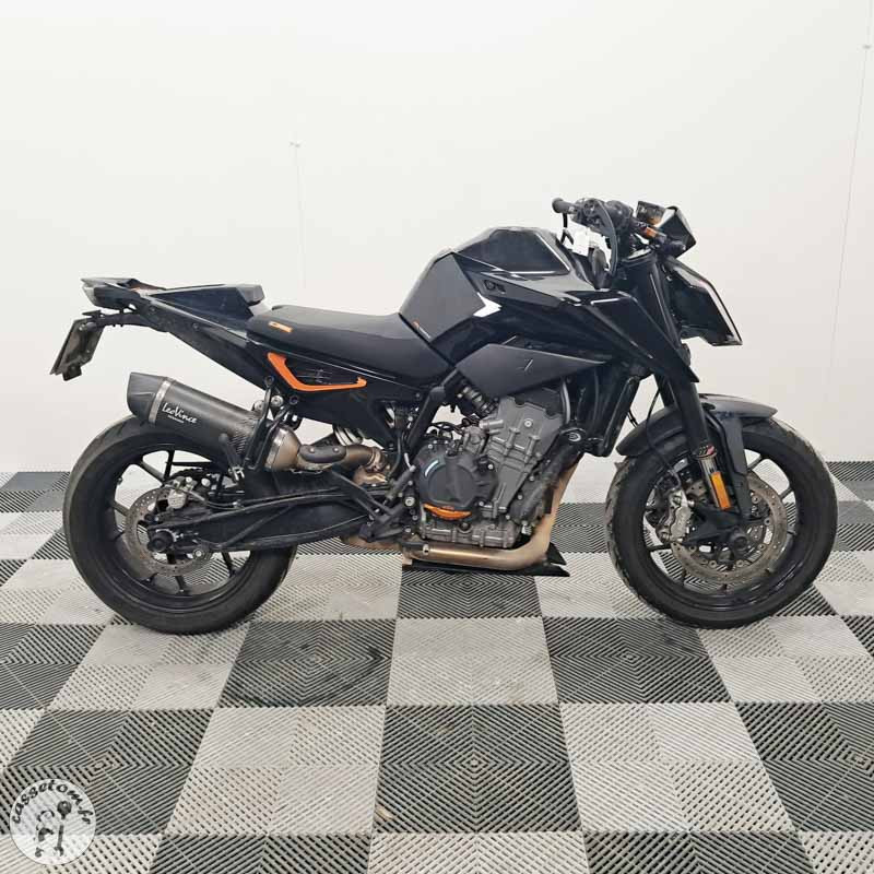 K.T.M. 790 DUKE 2018 accidentée - La Casse de l Oncle Tom