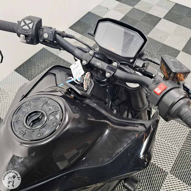 K.T.M. 790 DUKE 2018 accidentée - La Casse de l Oncle Tom