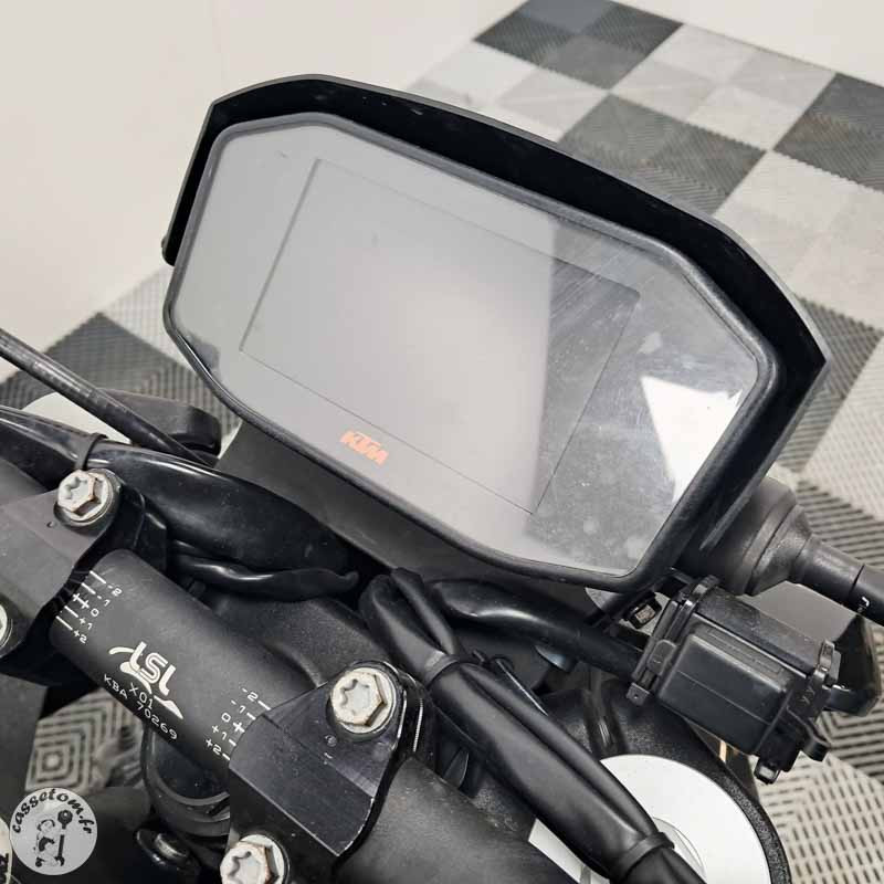 K.T.M. 790 DUKE 2018 accidentée - La Casse de l Oncle Tom