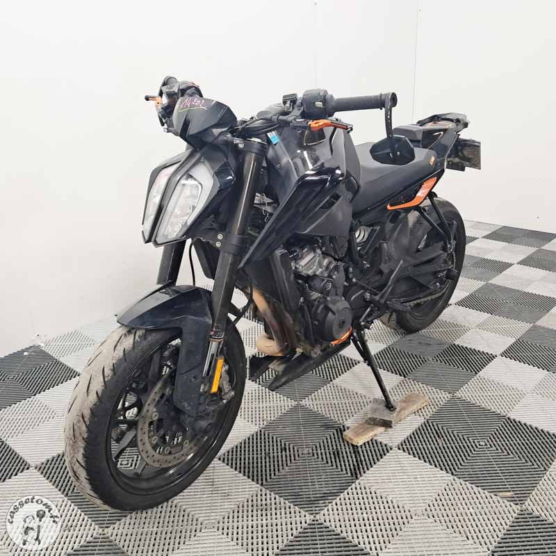 K.T.M. 790 DUKE 2018 accidentée - La Casse de l Oncle Tom