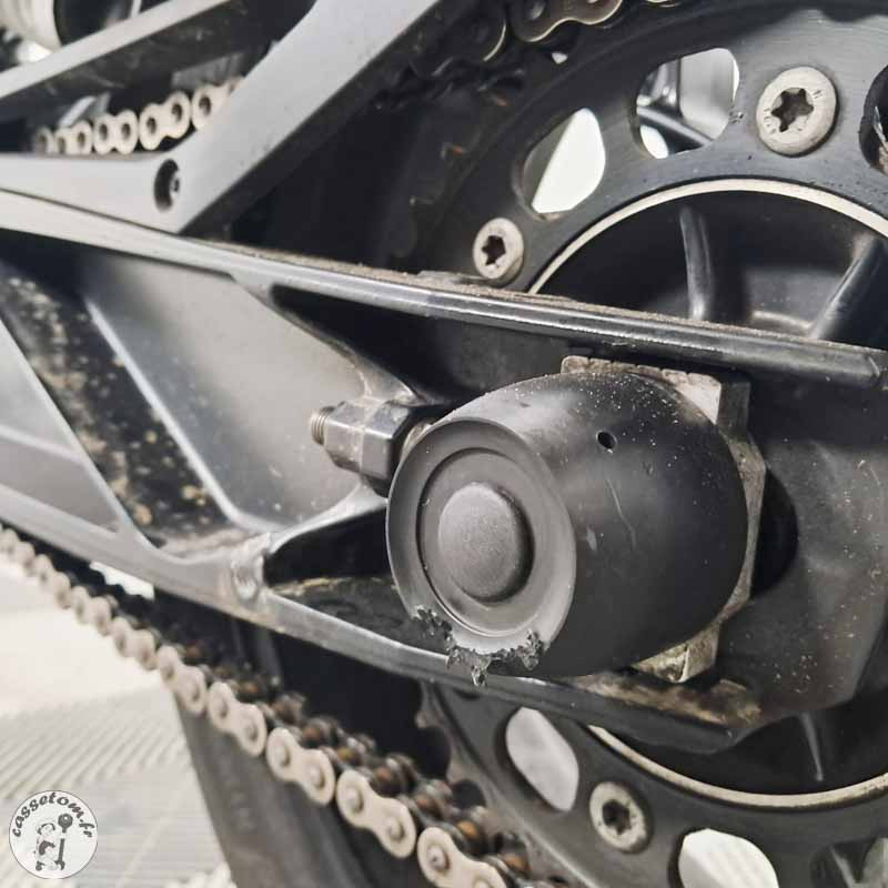 K.T.M. 790 DUKE 2018 accidentée - La Casse de l Oncle Tom