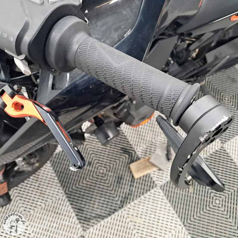 K.T.M. 790 DUKE 2018 accidentée - La Casse de l Oncle Tom