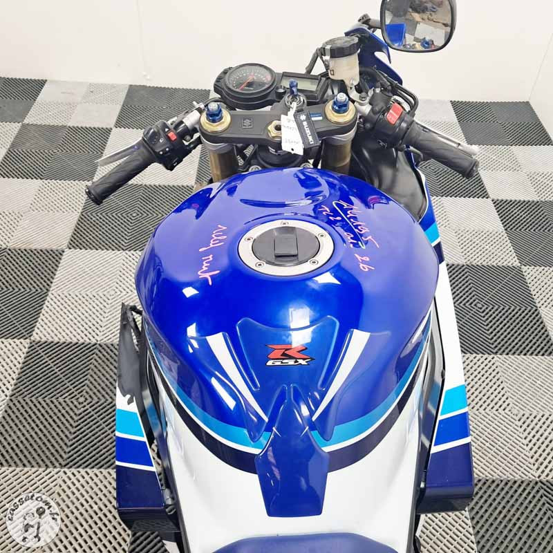 SUZUKI GSX-R600 599 2005 accidentée - La Casse de l Oncle Tom
