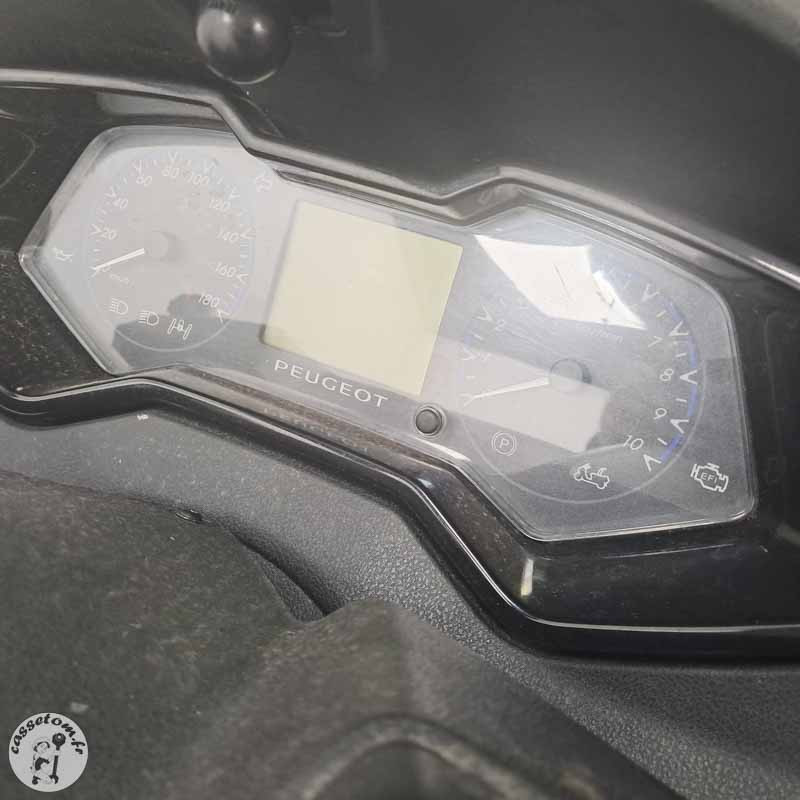 PEUGEOT METROPOLI 399 2013 accidente - La Casse de l Oncle Tom