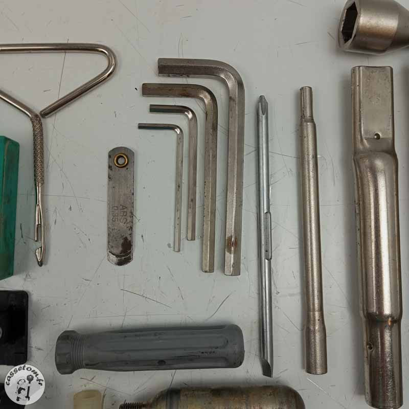 Coffre à outils  Bmw 1100 r gsk 1996 - Cassetom - Nos pieces motos