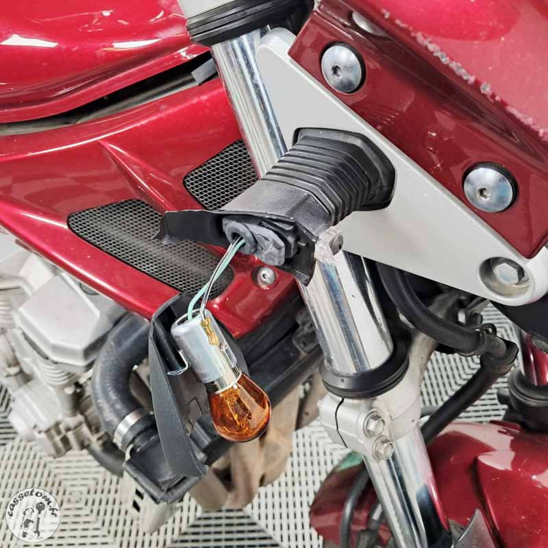 SUZUKI GSF650 656 2008 accidentée - La Casse de l Oncle Tom