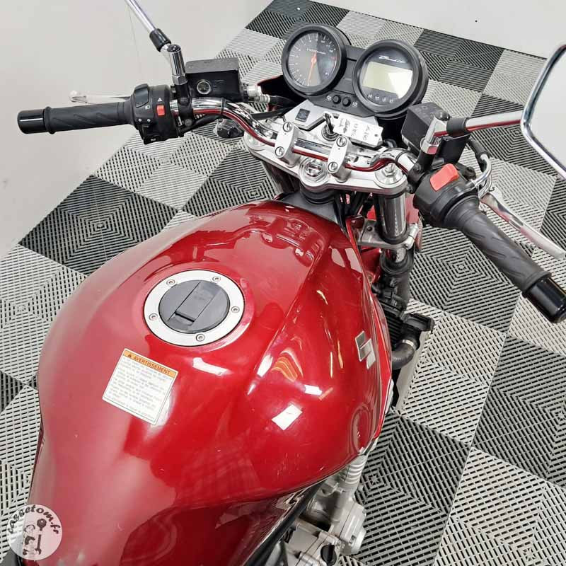 SUZUKI GSF650 656 2008 accidentée - La Casse de l Oncle Tom