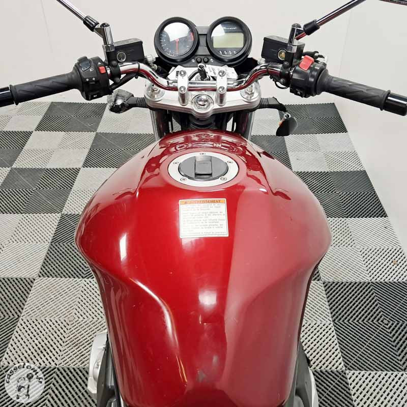 SUZUKI GSF650 656 2008 accidentée - La Casse de l Oncle Tom