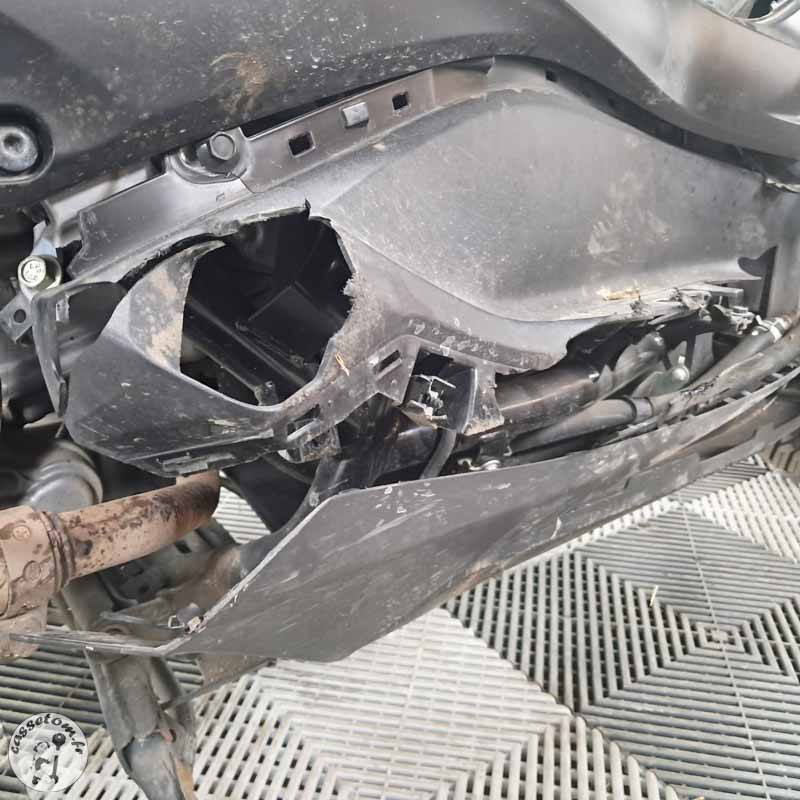 YAMAHA X MAX 300 2018 accidente - La Casse de l Oncle Tom
