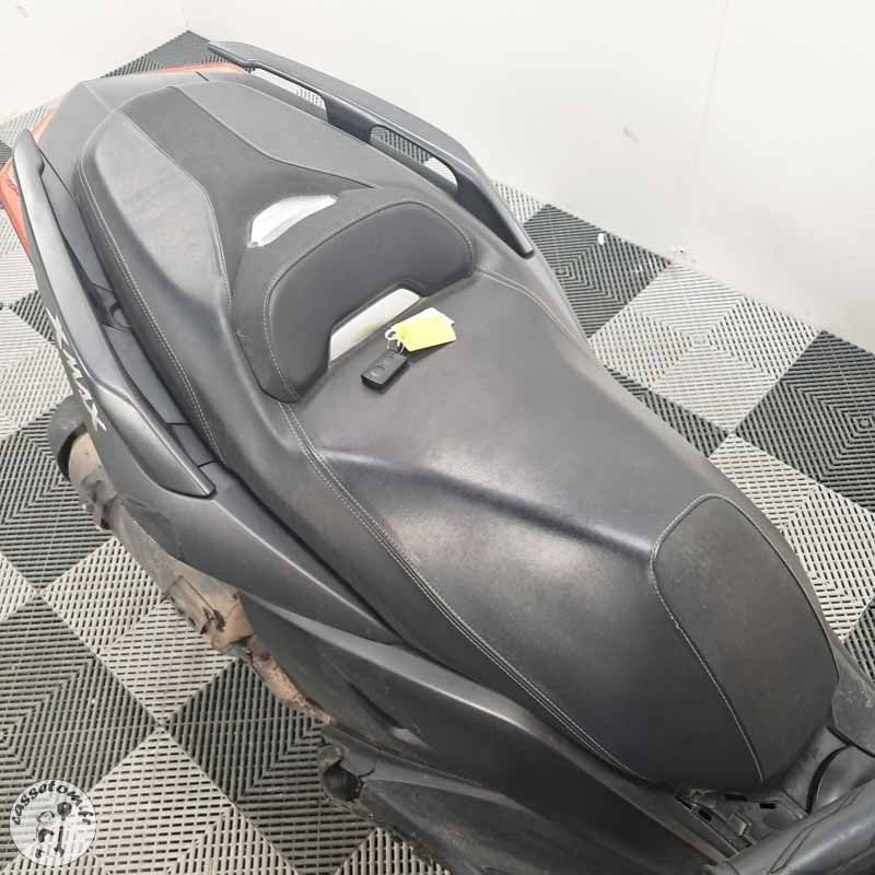 YAMAHA X MAX 300 2018 accidente - La Casse de l Oncle Tom